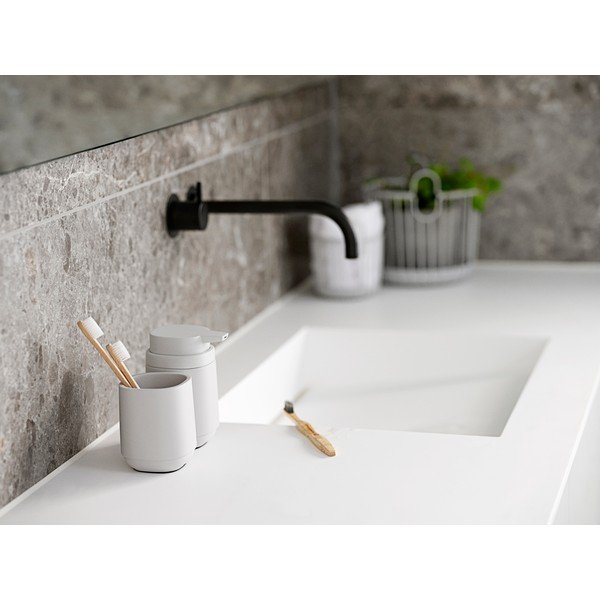 Světle šedý betonový kelímek na zubní kartáčky Time – Zone-image-1