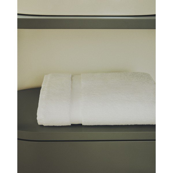 Bílá froté bavlněná osuška 70x140 cm Olvira – Kave Home-image-3