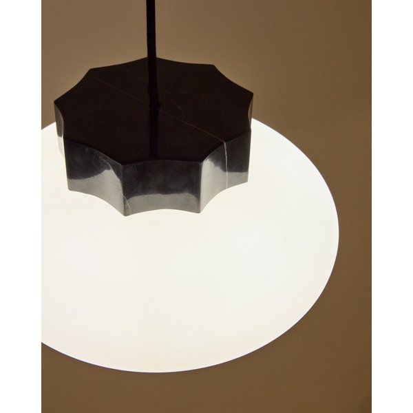 Bílé/černé kovové závěsné svítidlo se skleněným stínidlem ø 26 cm Idela – Kave Home-image-2