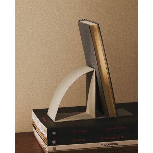 Zarážka na knihy Mistra – Kave Home-image-1