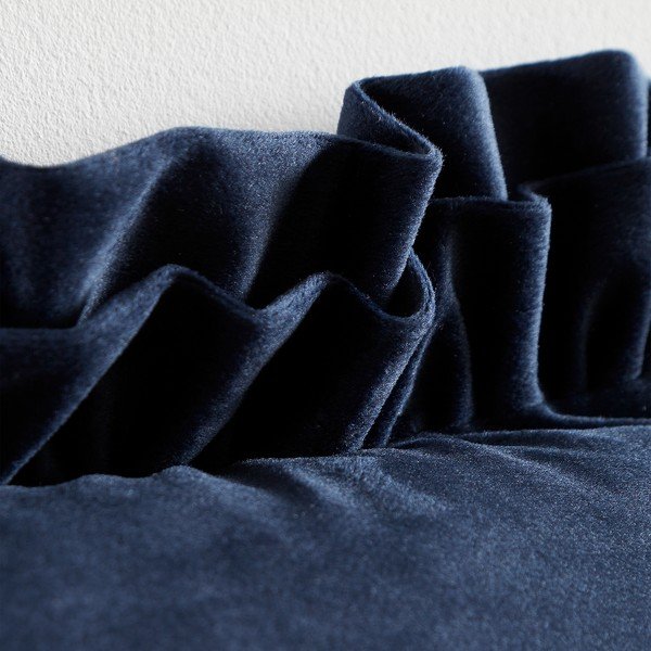 Sametový dekorační polštář 43x43 cm Velvet Double Frill – Catherine Lansfield-image-2