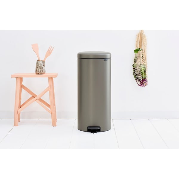 Šedý nášlapný ocelový odpadkový koš 30 l NewIcon – Brabantia-image-1