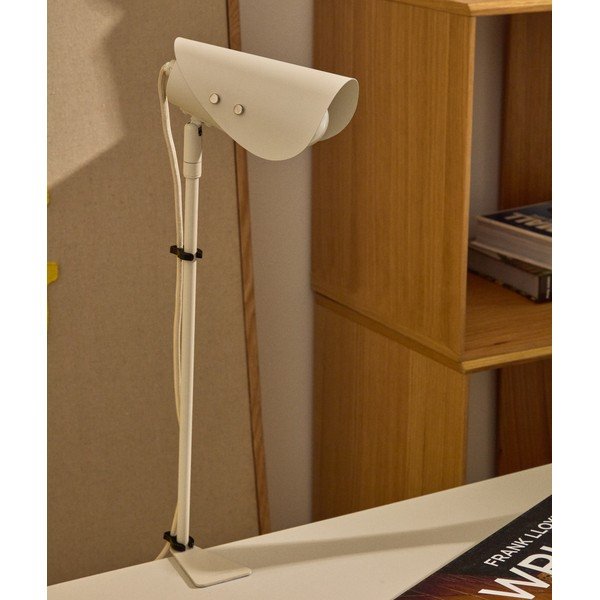 Světle šedá kovová stolní lampa s klipem (výška 51 cm) Jula – Kave Home-image-3