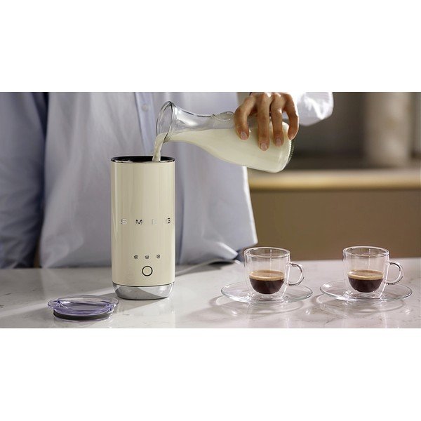 Krémový plastový elektrický šlehač mléka 120 ml – SMEG-image-2