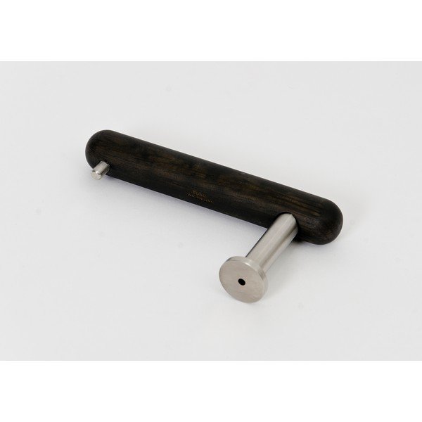 Černý nástěnný držák na toaletní papír z dubového dřeva Wireworks Yoku-image-3