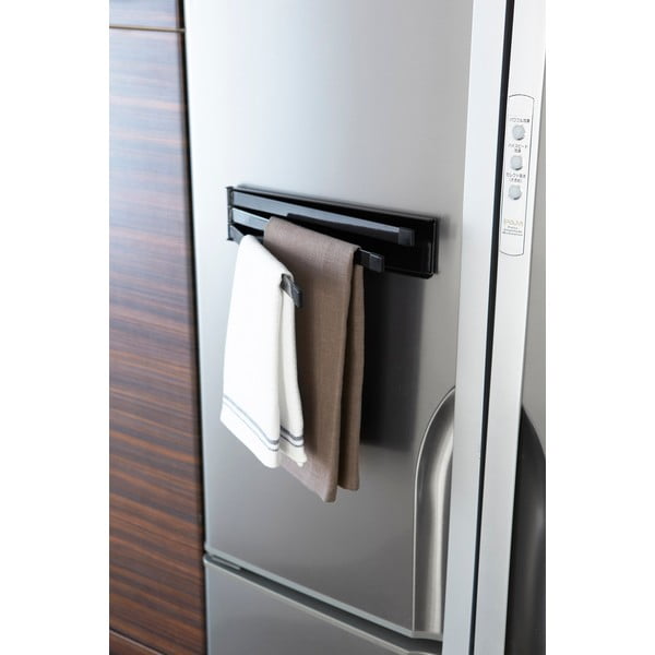 Černý magnetický výklopný držák utěrek YAMAZAKI Tower-image-1