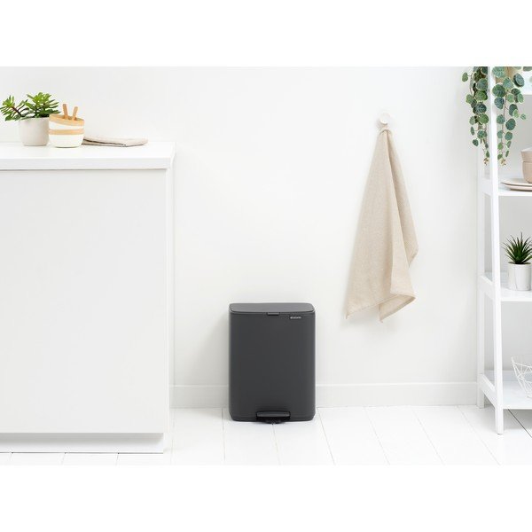Tmavě šedý nášlapný ocelový odpadkový koš 12 l Bo – Brabantia-image-2