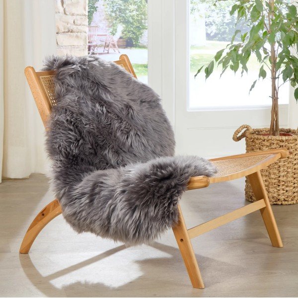 Šedá ovčí kožešina Native Natural Sheep, 60 x 120 cm-image-1