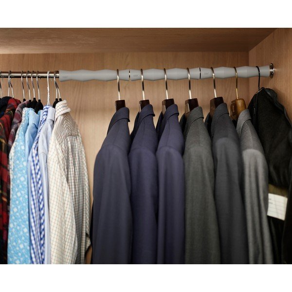 Plastové distanční vložky na šatní tyč v sadě 2 ks Orderly – Joseph Joseph-image-3