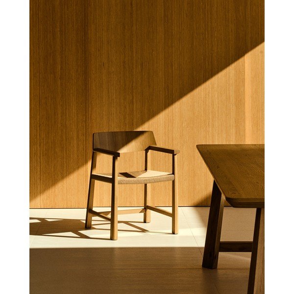 Jídelní křeslo s područkami z dubového dřeva v přírodní barvě Idun – Kave Home-image-1