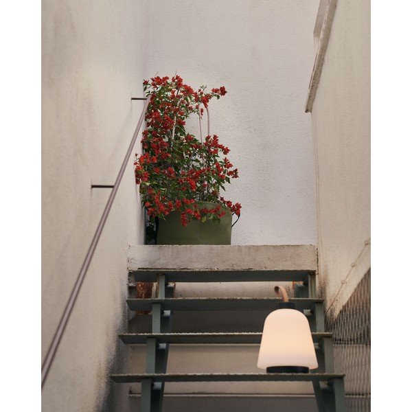 Bílá plastová LED stmívatelná stolní lampa (výška 24 cm) Udiya – Kave Home-image-4