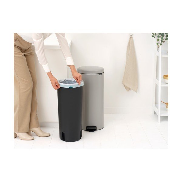 Světle šedý nášlapný ocelový odpadkový koš 30 l NewIcon – Brabantia-image-3