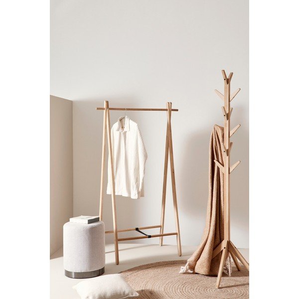 Černý stojan na oblečení z březového dřeva 91x151x50 cm Daiki – Yes Everyday-image-1