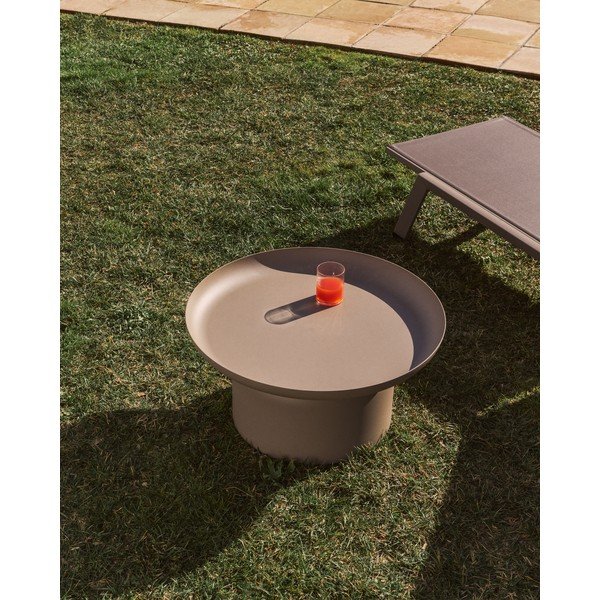 Kovový kulatý zahradní konferenční stolek ø 70 cm Arcola – Kave Home-image-1