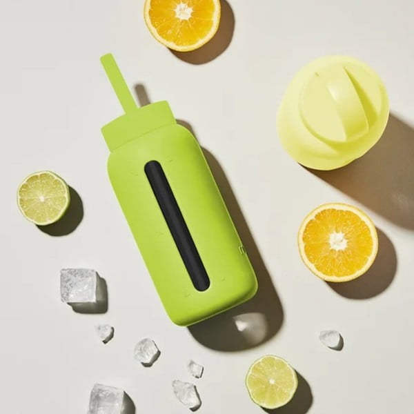 Silikonové brčko s čistícím kartáčkem/s víčkem Electric Lime – Muuki-image-1