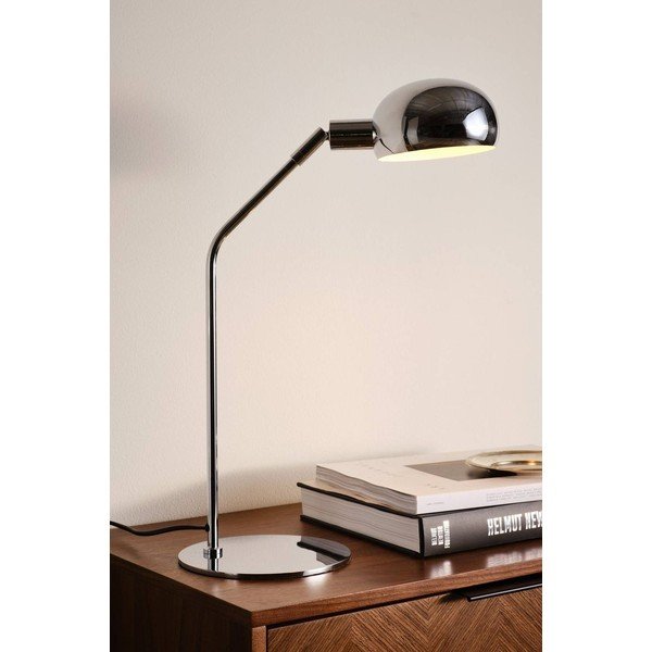 Ocelová stolní lampa s ohybatelnou konstrukcí v leskle stříbrné barvě (výška 59 cm) Lincon – Jotex-image-1