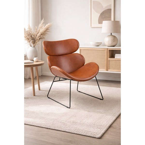 Hnědé křeslo z imitace kůže s černými nohami Actona Cazar-image-1