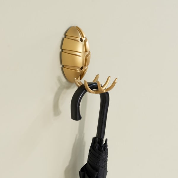 Nástěnný plastový háček ve zlaté barvě Bug – Spinder Design-image-4