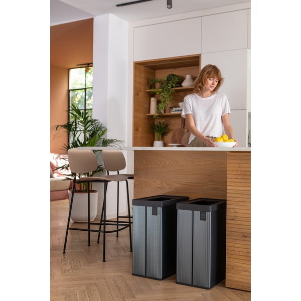 Modrý odpadkový koš na tříděný odpad z recyklovaného plastu 54 l Verto Recycle – Curver-image-1