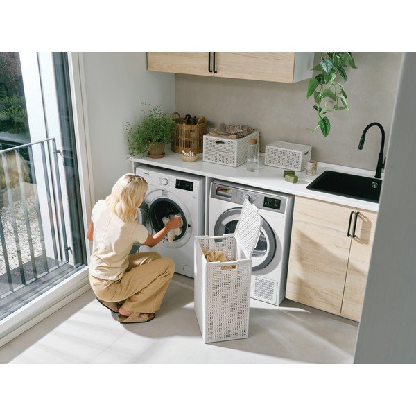 Krémový úložný box s víkem z recyklovaného plastu 28x28x28 cm Kaya Cube – Curver-image-1