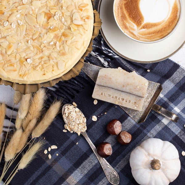 Ručně vyráběné přírodní mýdlo Almara Soap Ovesný koláč-image-1