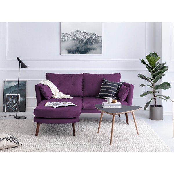 Tmavě fialová třímístná pohovka Mazzini Sofas Elena, s lenoškou na levém rohu-image-1