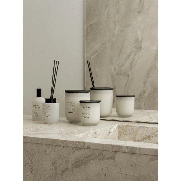 Vonná sojová svíčka doba hoření 35 h Tuoksu Cashmere – Blomus-image-1