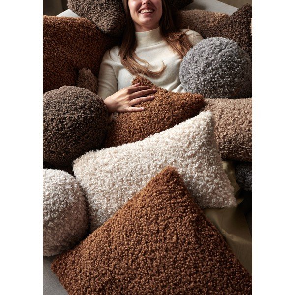 Plyšový dekorační polštář ø 26 cm Teddy – Blomus-image-3