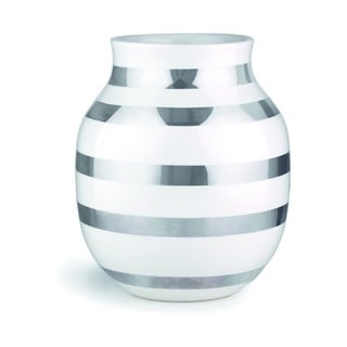 Bílá kameninová váza s detaily ve stříbrné barvě Kähler Design Omaggio, výška 20 cm