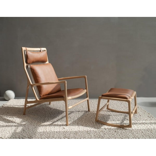 Podnožka s konstrukcí z masivního dubového dřeva s hnědým detailem z buvolí kůže Gazzda Dedo-image-1