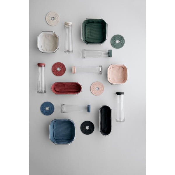 Skleněná karafa na vodu s béžovým silikonovým víčkem Blomus Aqua, 1 l-image-1