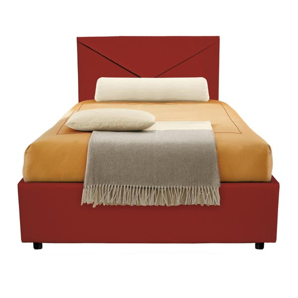 Tmavě červená jednolůžková postel s úložným prostorem 13Casa Mina, 95 x 205 cm