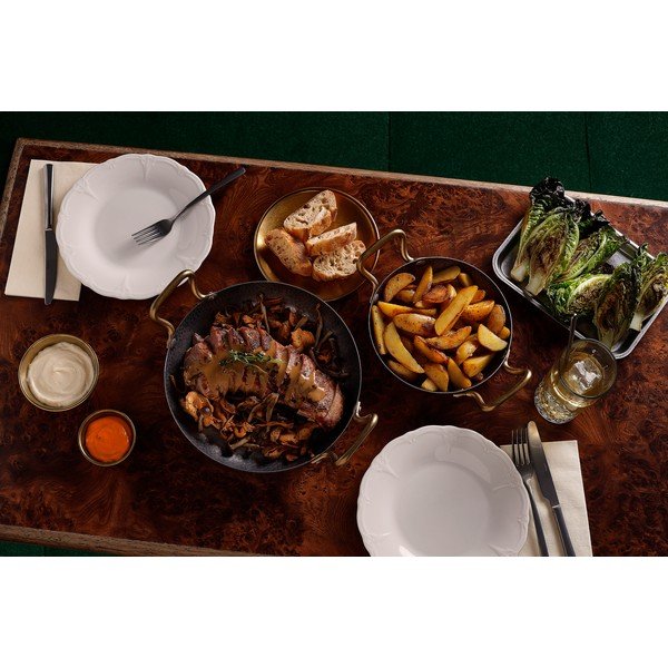 Servírovací kovový talíř ve stříbrné barvě ø 24 cm Serve – BonBistro-image-2
