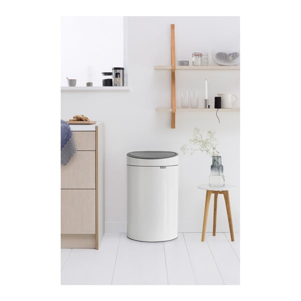 Bílý dotykový ocelový odpadkový koš 40 l Touch Bin – Brabantia-image-1