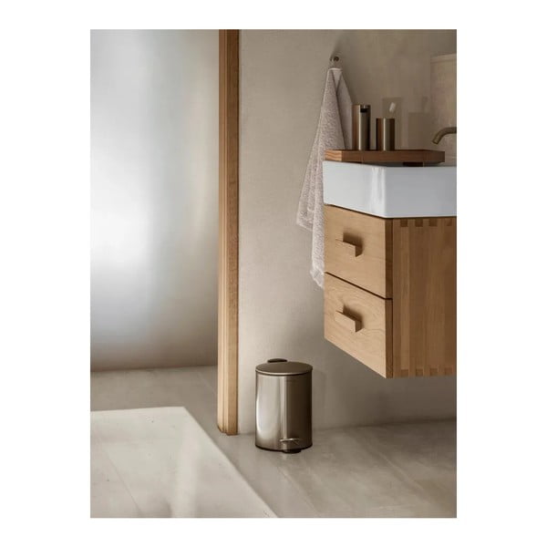 Tmavě hnědý nášlapný ocelový odpadkový koš 3 l Tubo – Blomus-image-1