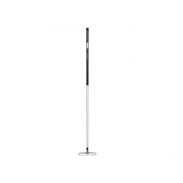 Bílé ocelové hrábě s násadou Fiskars Xact, šířka 23,5 cm