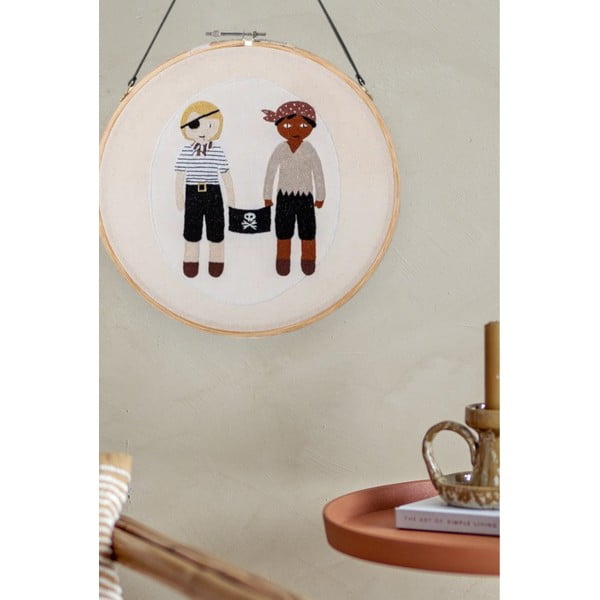 Nástěnná dekorace s výšivkou Bloomingville Mini Jef-image-1