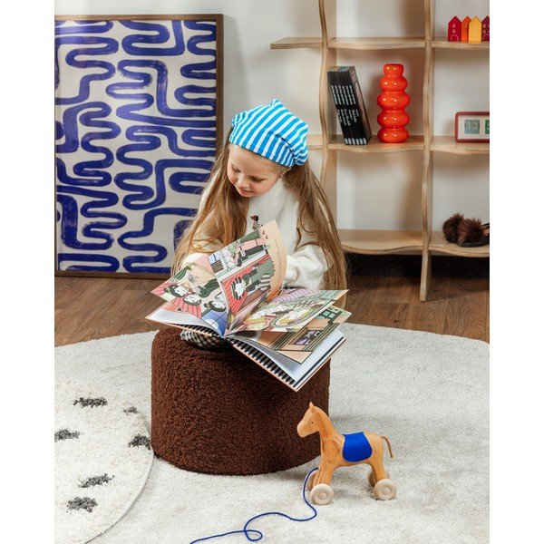 Tmavě hnědý dětský puf z textilie bouclé Warm Hazel – Wigiwama-image-4