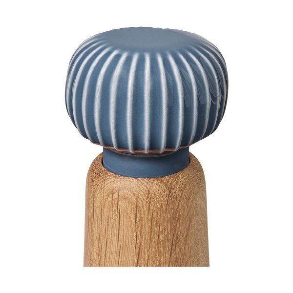 Mlýnek z dubového dřeva na koření s šedomodrým detailem z porcelánu Kähler Design Hammershoi, výška 17,5 cm-image-2