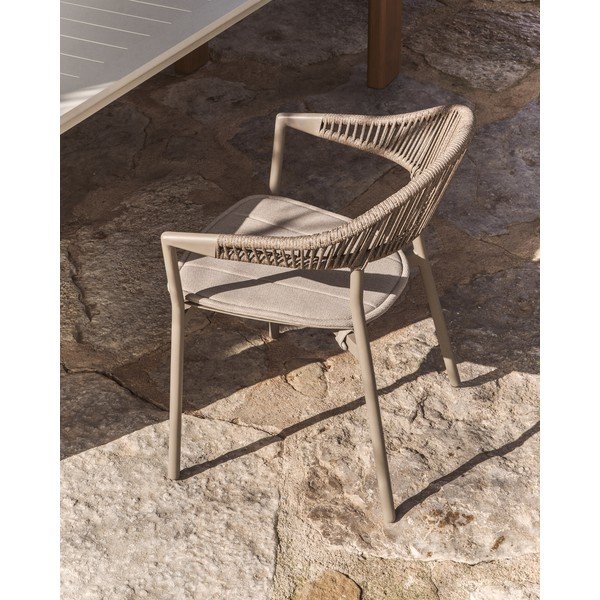 Taupe polstrovaná zahradní židle Alimia – Kave Home-image-1