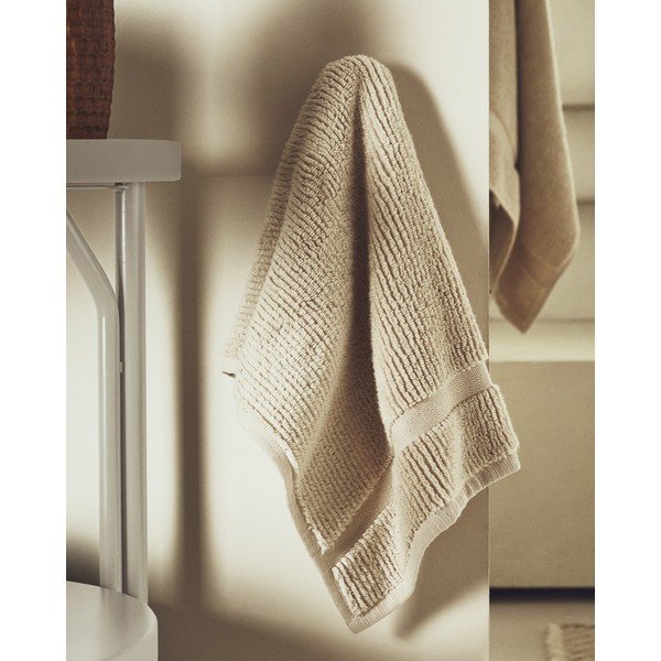 Béžový froté bavlněný ručník 50x90 cm Olvira – Kave Home-image-3