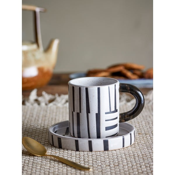 Černobílý šálek z kameniny 300 ml Frankie – Bloomingville-image-1