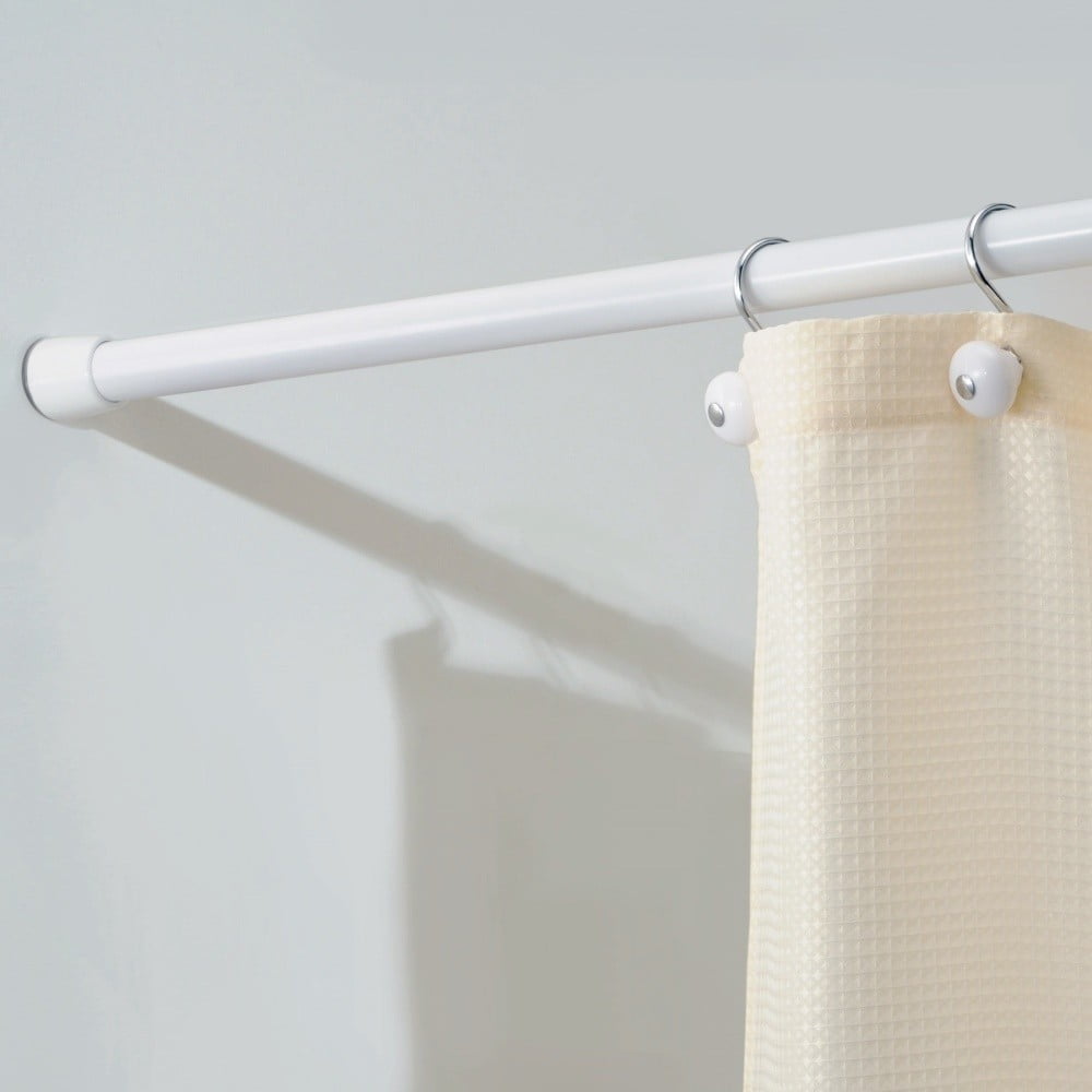 Bílá tyč na sprchový závěs s nastavitelnou délkou iDesign Cameo, délka 66 - 107 cm