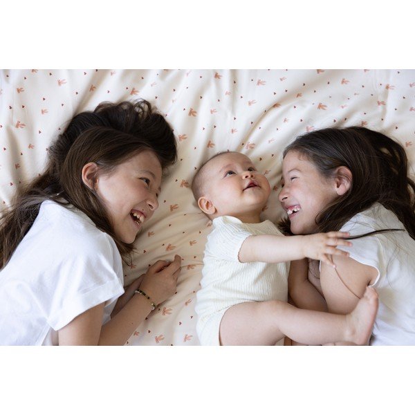 Světle žluté/růžové dětské povlečení do postýlky z Bio bavlny 100x140 cm Bows – Cam Cam Copenhagen-image-1