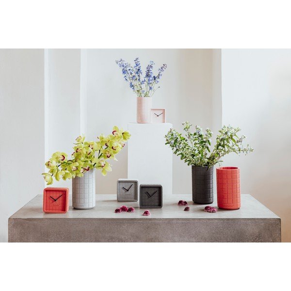 Světle šedá váza z betonu Fajen – Zuiver-image-4