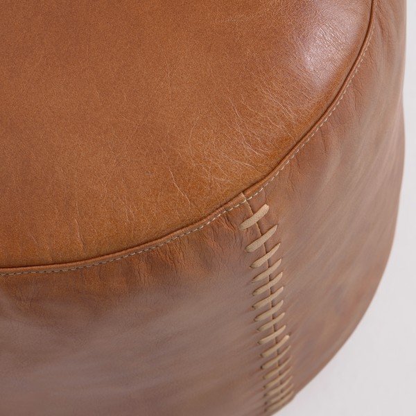 Koňakově hnědý kožený puf Kave Home Cesia-image-1