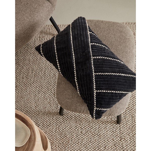 Sametový povlak na polštář 30x50 cm Maik – Kave Home-image-1