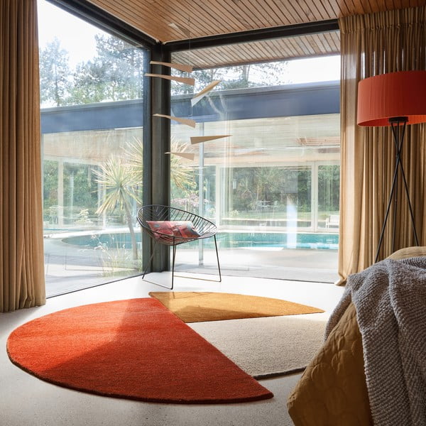 Ručně tkaný vlněný kulatý koberec v cihlové barvě ø 200 cm Mia Segment – Flair Rugs-image-1