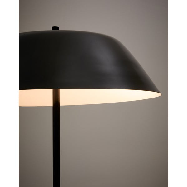 Černá stojací lampa s kovovým stínidlem (výška 153 cm) Sayra – Kave Home-image-3