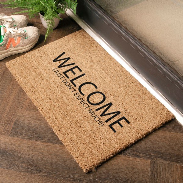 Rohožka z kokosového vlákna 40x60 cm Welcome Don't Expect Much – Artsy Doormats-image-1